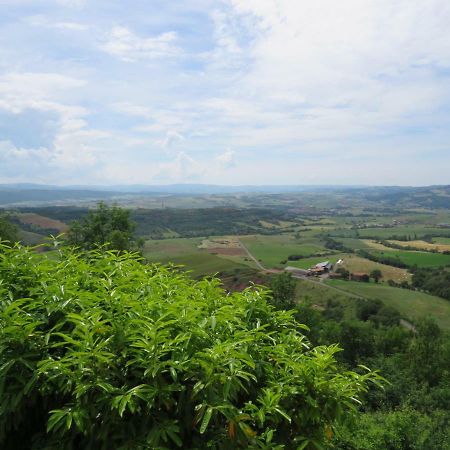 le presbytère de Montaigut Montégut Esterno foto