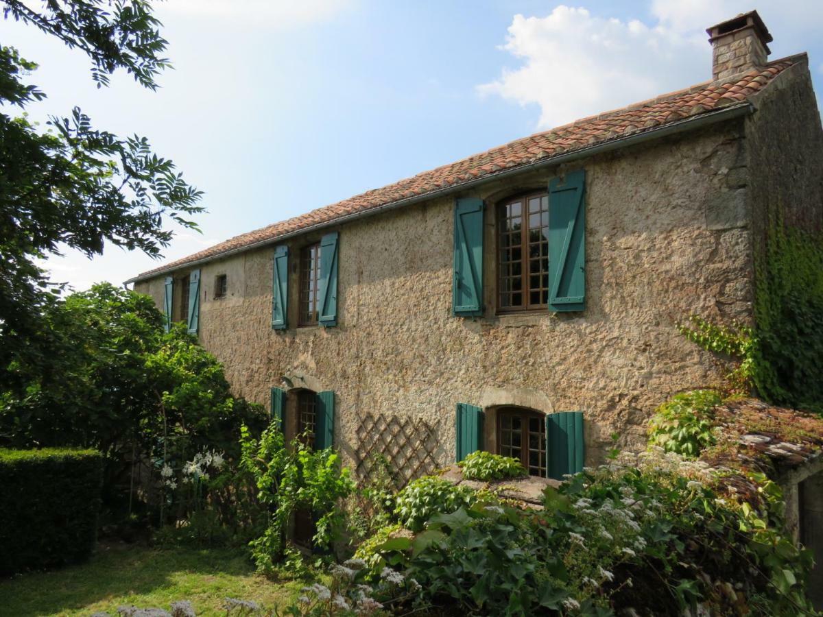 le presbytère de Montaigut Montégut Esterno foto