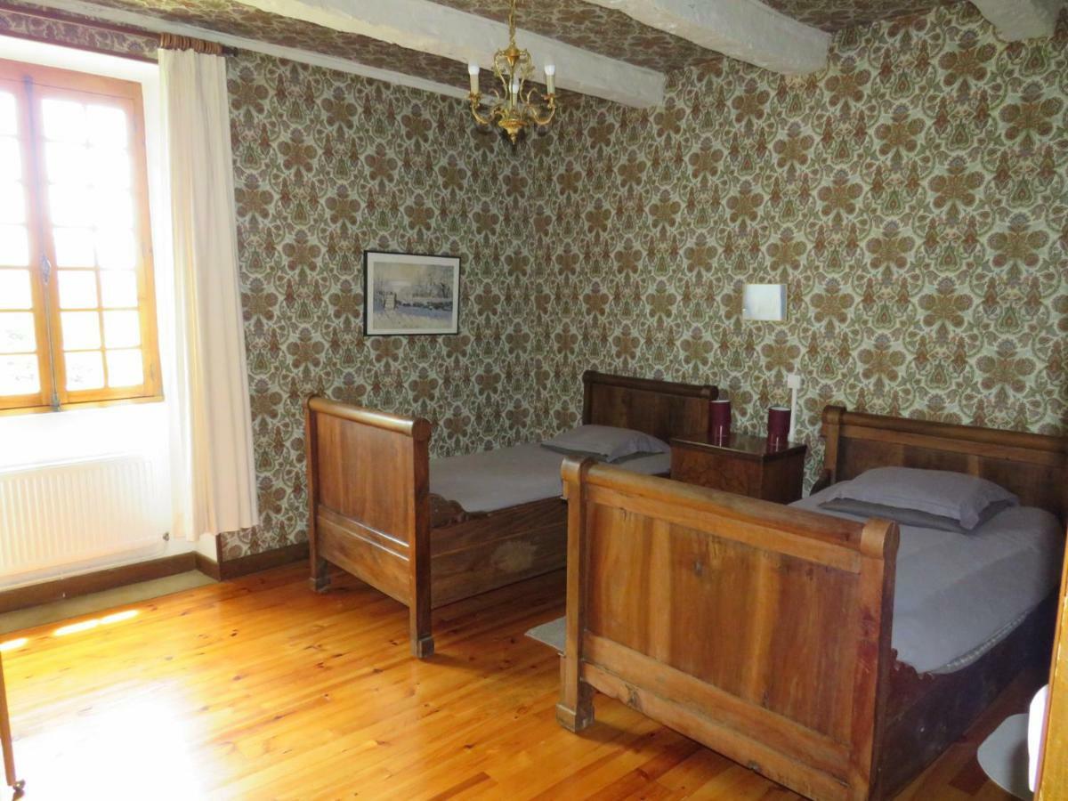 le presbytère de Montaigut Montégut Esterno foto
